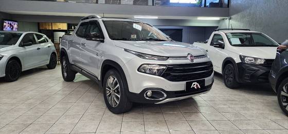 FIAT TORO 2.0 16V TURBO DIESEL VOLCANO 4WD AT9 FIAT TORO 2.0 16V TURBO DIESEL VOLCANO 4WD AT9